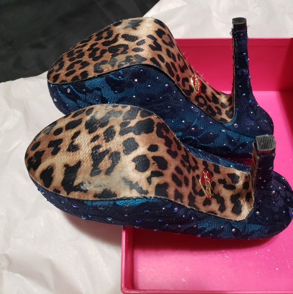 Betsey Johnson lace heels 👠 - Picture 10 of 13